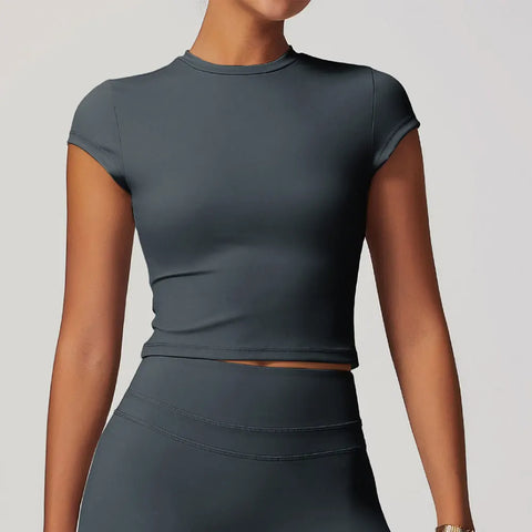 ☀️ SISU AeroFlex Yoga Top – Lightweight Activewear for Movement & Mindset